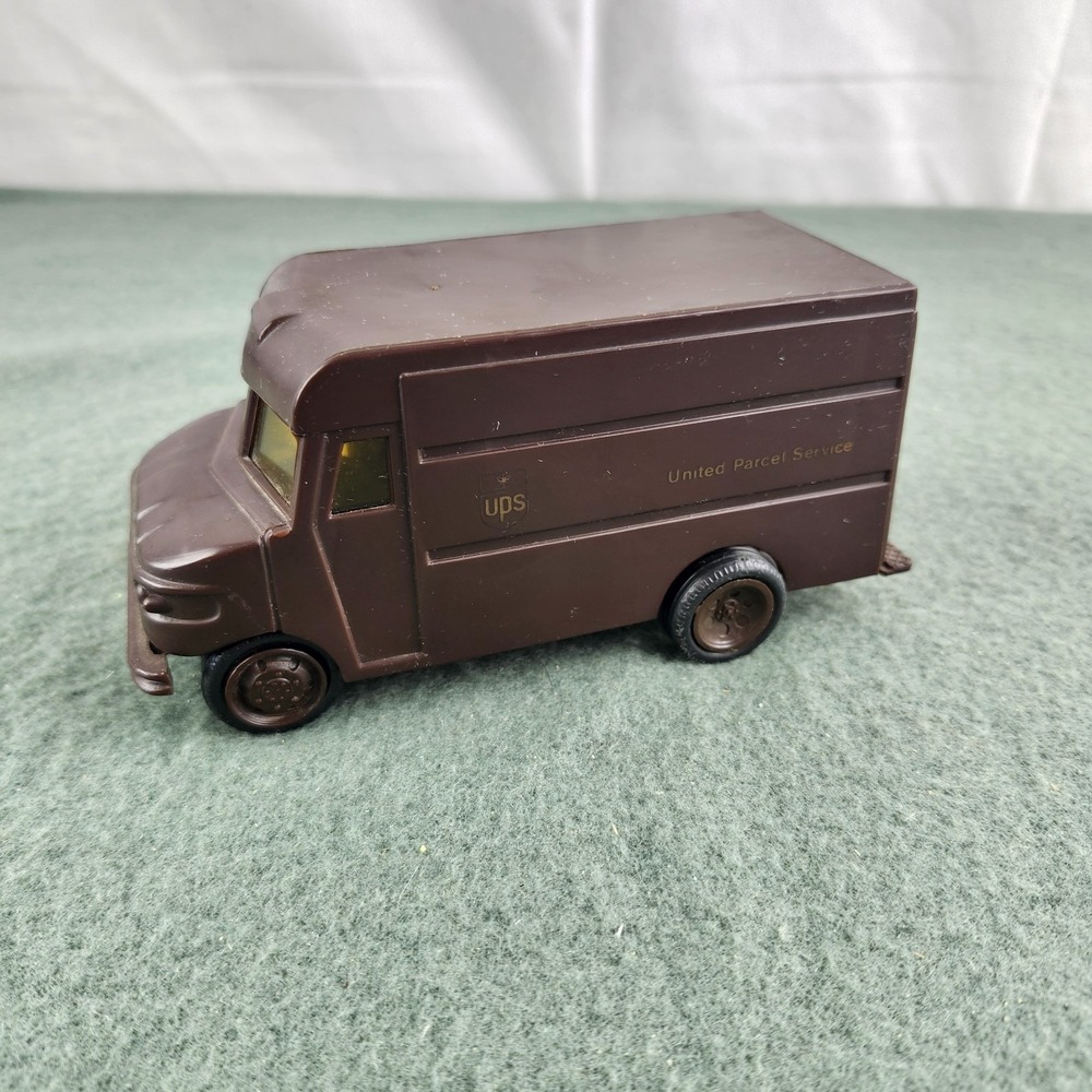 Vintage 1977 UPS Truck, Plastic, Made In‎ China, Worldwide Delivery Service